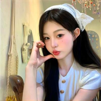 戴红头巾的女孩